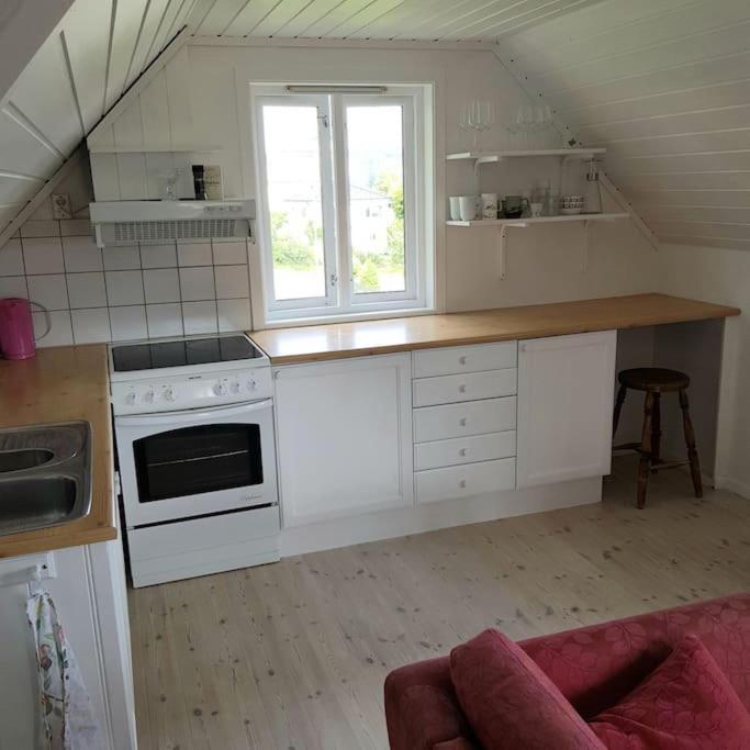 Lys Og Lettstelt Leilighet Med Utsikt Over Byen Apartment ซานเดฟยอร์ด ภายนอก รูปภาพ
